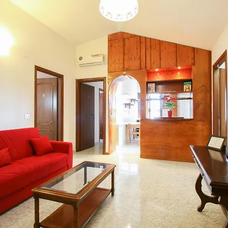 Royal Penthouse - Three-bedroom - Airport Apartment Fiumicino