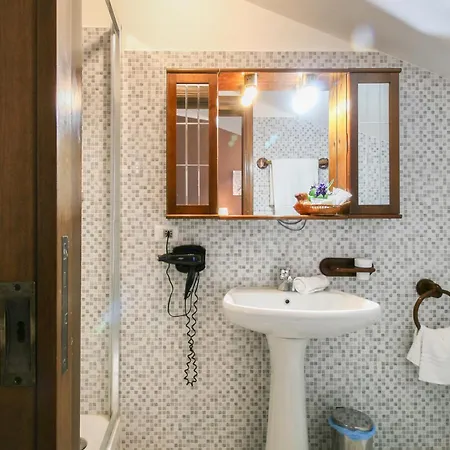 Royal Penthouse - Three-bedroom - Airport Apartment Fiumicino